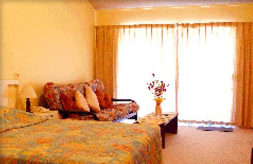 Auckland Airport Pacific Inn Room photo